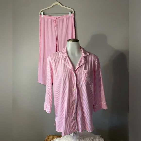 SOLD ❤️Lauren Ralph Lauren
Ladies M Capri Pajamas Set
Monogram pocket
Pink - Picture 1 of 8